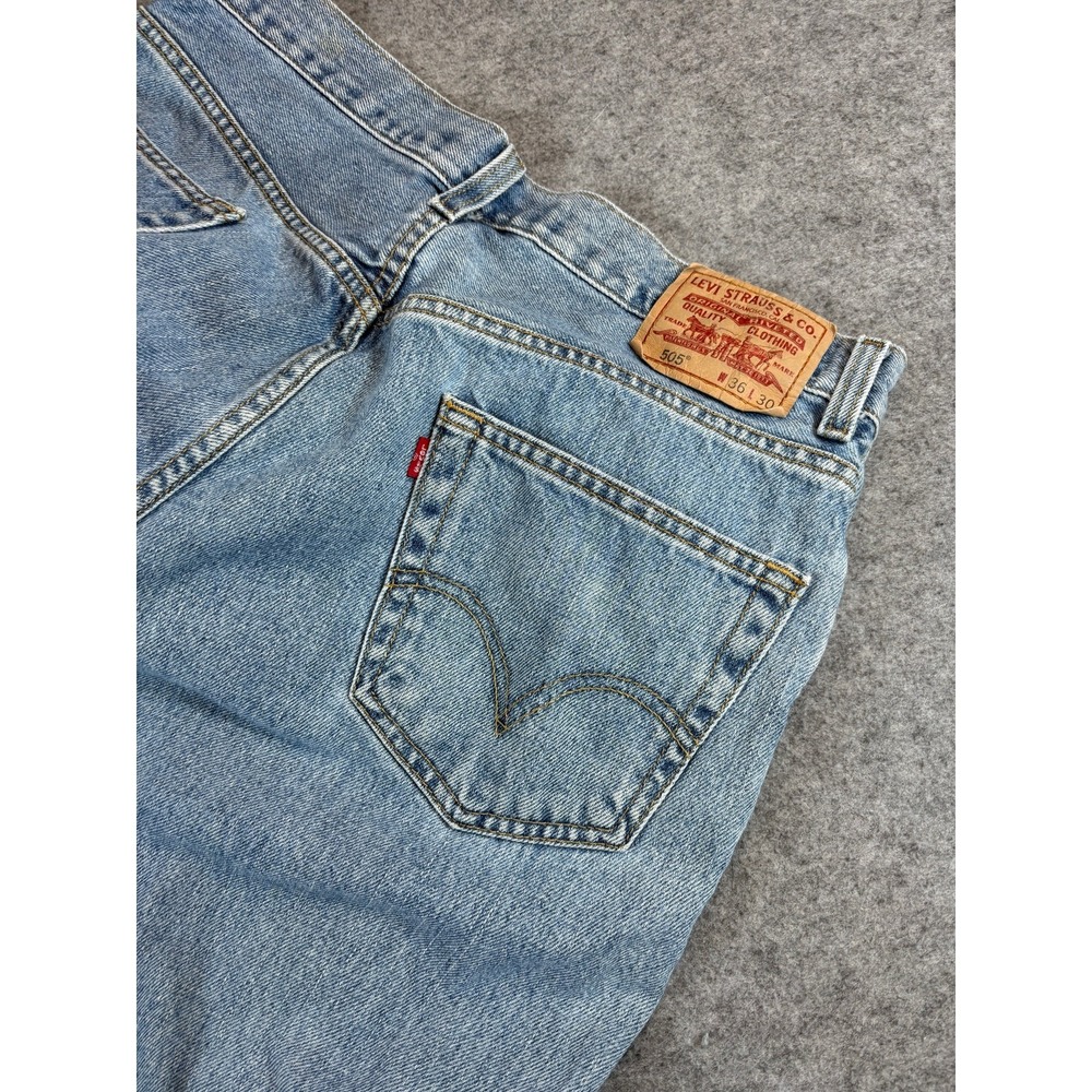 Vintage Levis 505 Regular Fit Jeans Light Wash Denim 36x30 Blue 2000s Mens